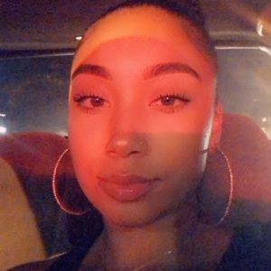 Meet your Posher, Karlyn